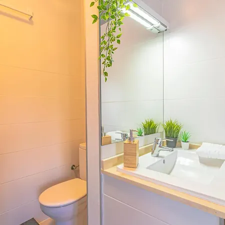 Gasthuis Neon Tenerife Guaza