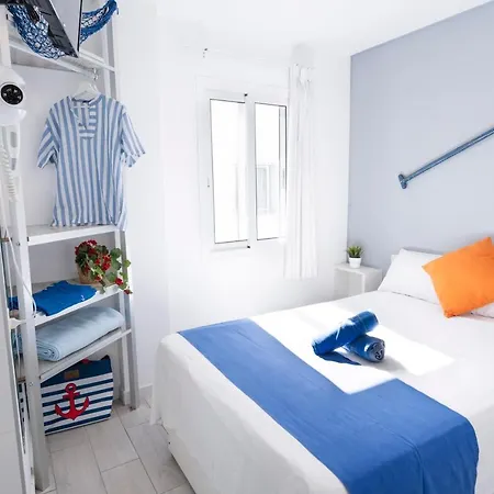 Gasthuis Neon Tenerife 3*