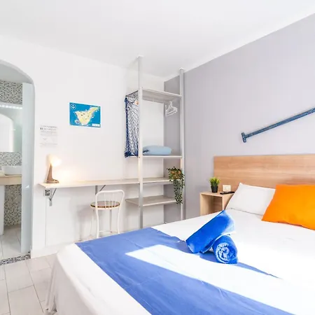 ゲストハウス Neon Tenerife Guaza