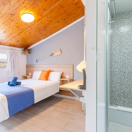 Neon Tenerife Guest house *