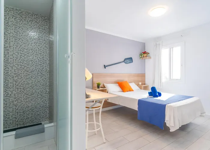 Neon Tenerife Vendégház 3*