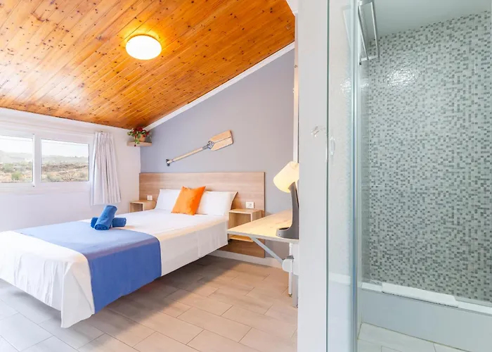 Neon Tenerife Vendégház 3*