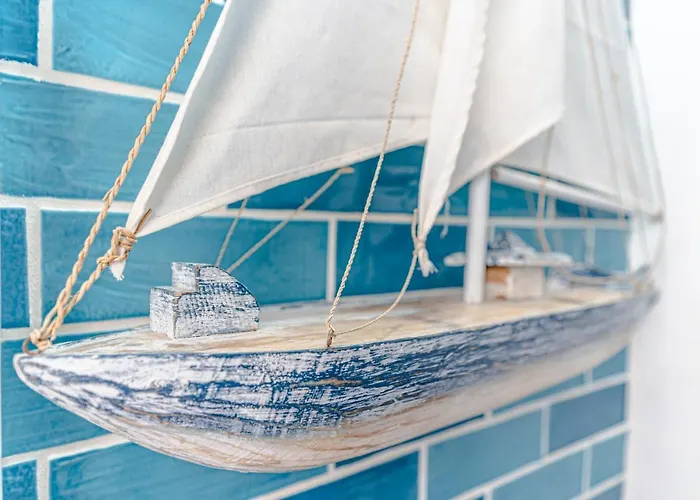 Neon Tenerife בית הארחה 3*